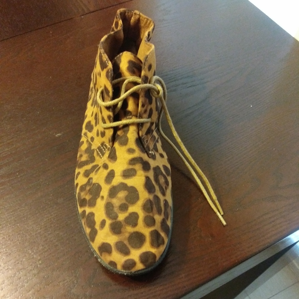 🚫🚫🚫🚫🚫 SOLD Ankle leopard booties